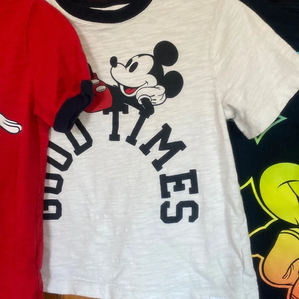 Gap Disney Mickey Mouse 5t short sleeve shirts